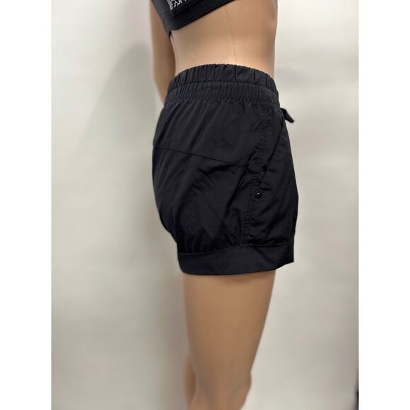 Lululemon Spring Break Away Short - Picture 3 of 3